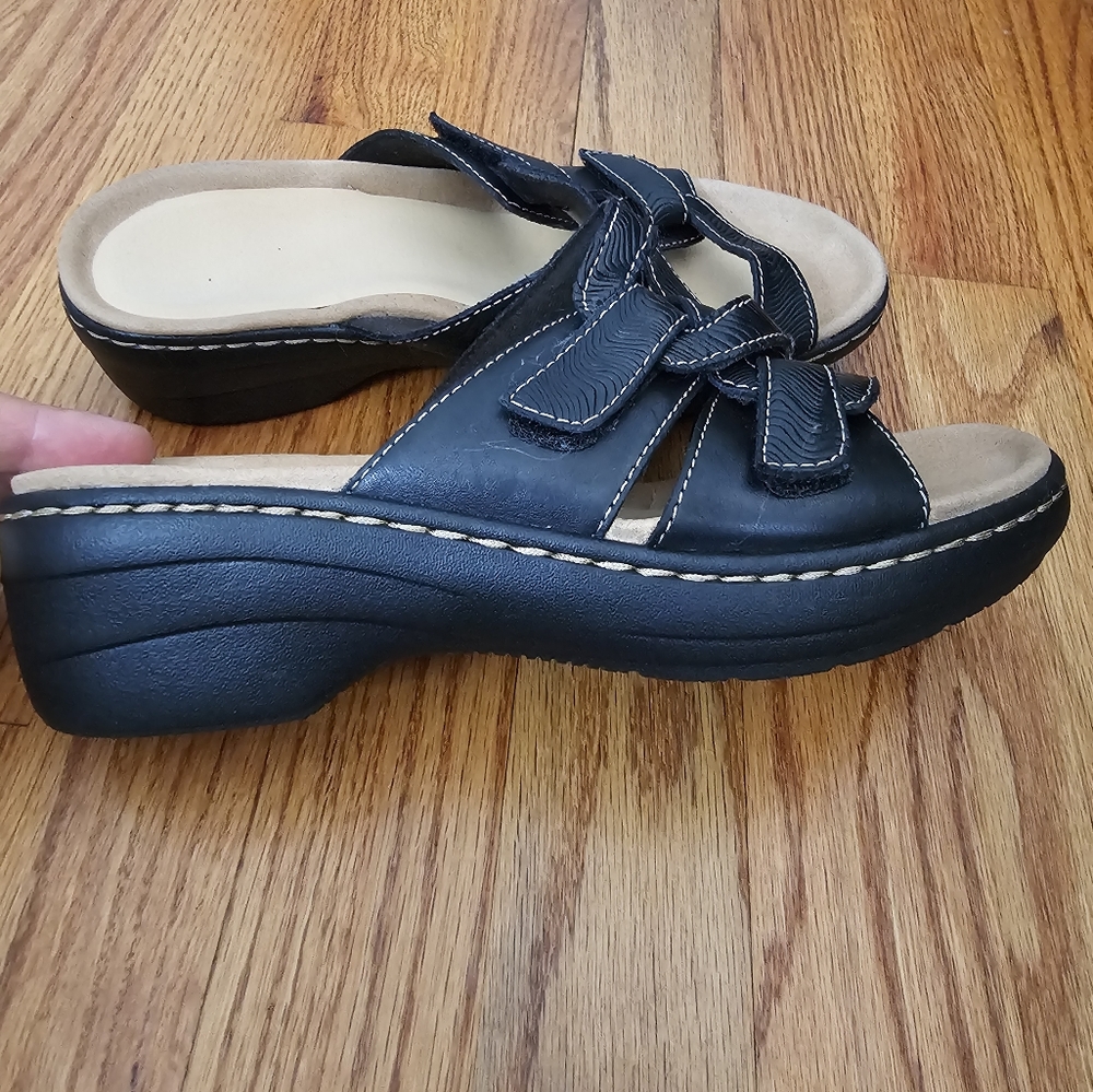 Clarks - Picture 3 of 4